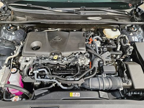 Used 2025 Toyota Camry SE FWD image 19