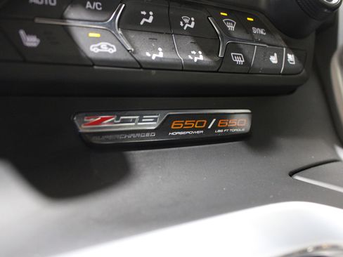 Used 2016 Chevrolet Corvette Z06 w/ 3LZ Preferred Equipment Group RWD image 19