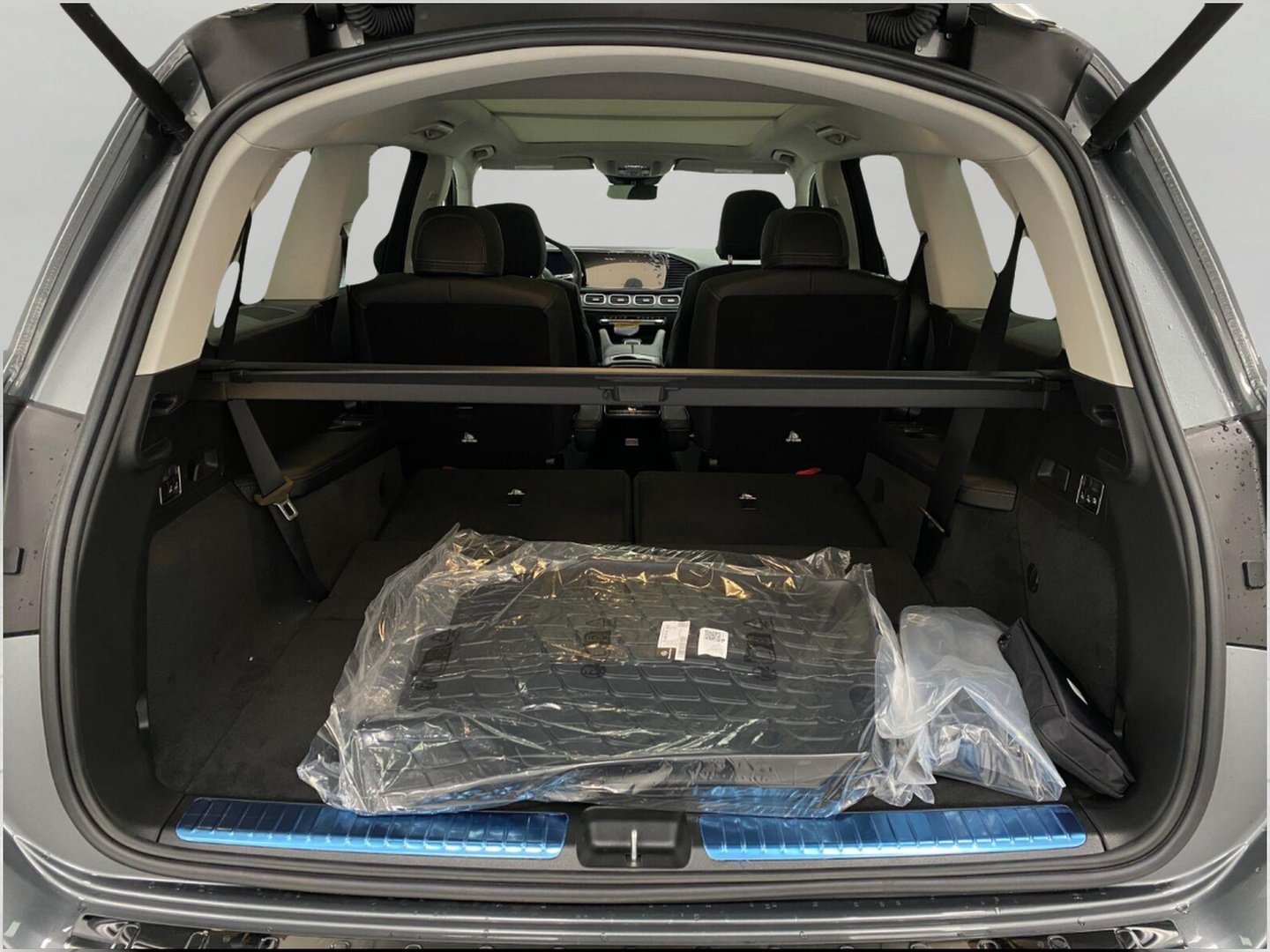 New 2026 Mercedes-Benz GLS 450 4MATIC image 6