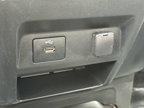 Used 2019 Ford F150 XL w/ Equipment Group 101A Mid AWD/4WD image 26