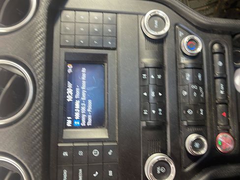 Used 2020 Ford Mustang Coupe RWD image 13