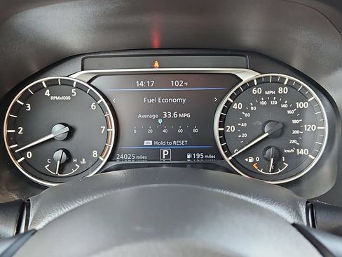 Used 2025 Nissan Altima 2.5 SV FWD image 16