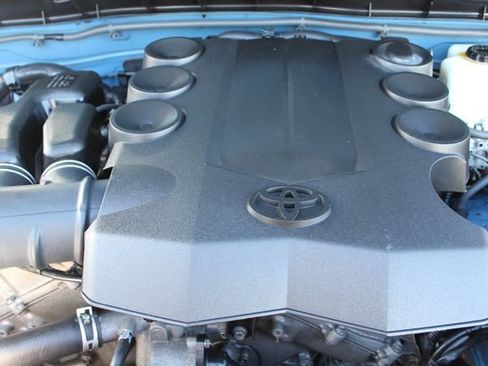 Used 2011 Toyota FJ Cruiser 4WD w/ Upgrade Pkg image 52
