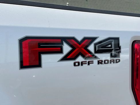 Used 2019 Ford F250 Lariat w/ Lariat Ultimate Package AWD/4WD image 12