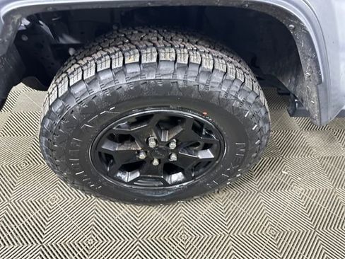 Used 2023 Jeep Wrangler Unlimited w/ Cold Weather Group image 9