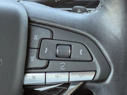 Certified 2022 Cadillac Escalade Sport w/ Touring Package image 28