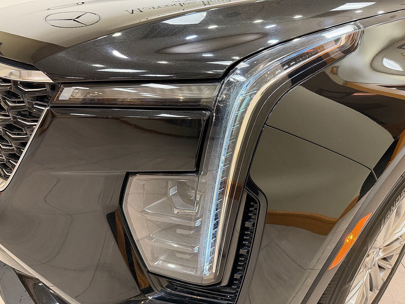 Used 2025 Cadillac XT4 Premium Luxury AWD/4WD image 8