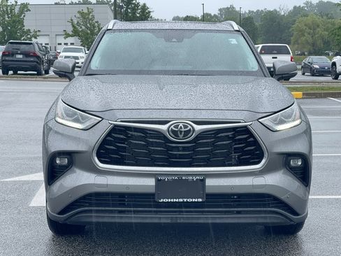 Used 2026 Toyota Highlander Limited AWD/4WD image 12