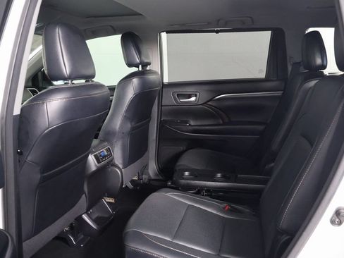 Used 2017 Toyota Highlander Limited w/ Carpet Mat Package AWD/4WD image 11