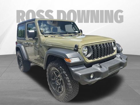 Used 2025 Jeep Wrangler Sport AWD/4WD image 3