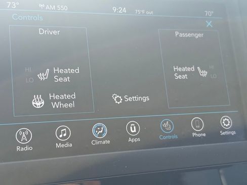 Used 2019 Chrysler Pacifica Touring-L FWD image 16