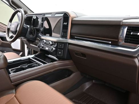 Used 2025 Ford F450 King Ranch w/ FX4 Off-Road Package image 24