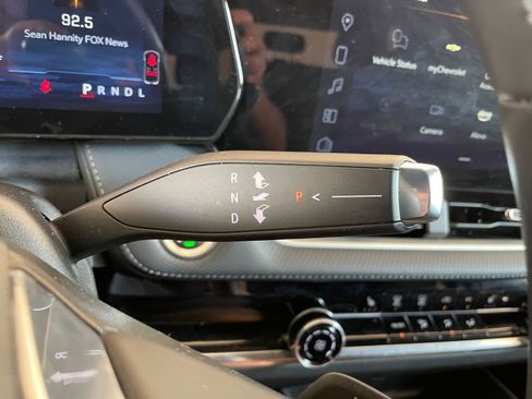 Used 2025 Chevrolet Equinox LT image 41