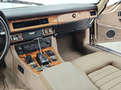 Used 1988 Jaguar XJS V12 Convertible image 36