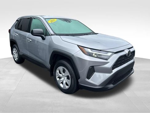 Certified 2025 Toyota RAV4 LE AWD/4WD image 7