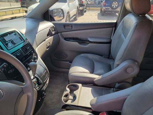 Used 2005 Toyota Sienna CE image 9
