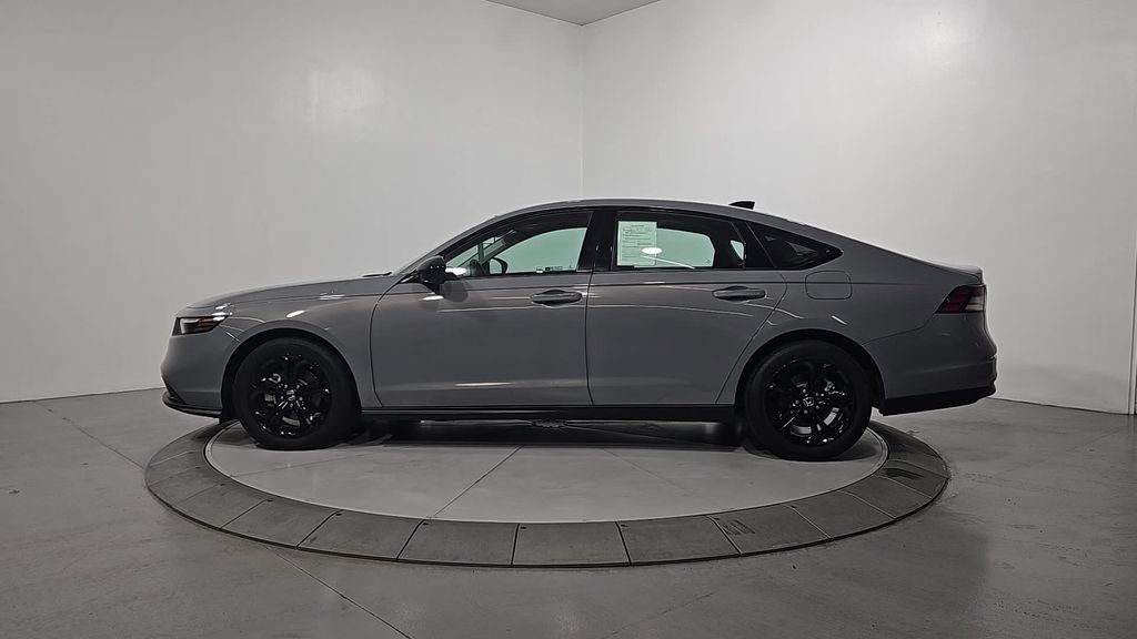 Used 2025 Honda Accord SE image 2
