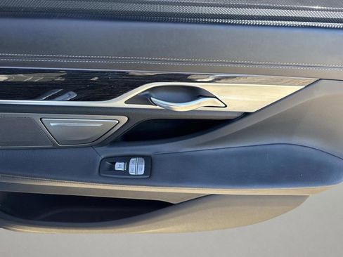 Used 2016 BMW 740i image 18