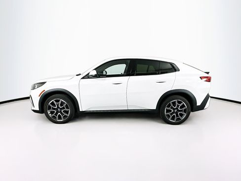 Used 2025 BMW X2 xDrive28i image 4