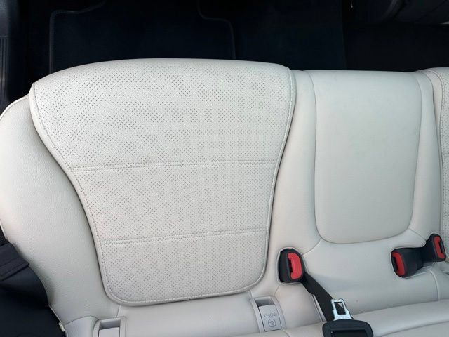 Used 2026 Mercedes-Benz GLC 300 image 23
