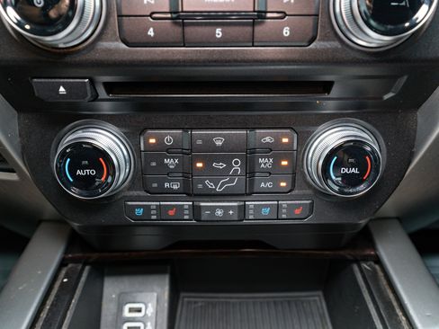 Used 2017 Ford F350 Platinum w/ Platinum Ultimate Package image 31