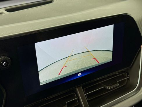 Used 2024 Chevrolet Trax LT w/ Sunroof Package image 13