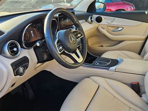 Certified 2022 Mercedes-Benz GLC 300 image 2