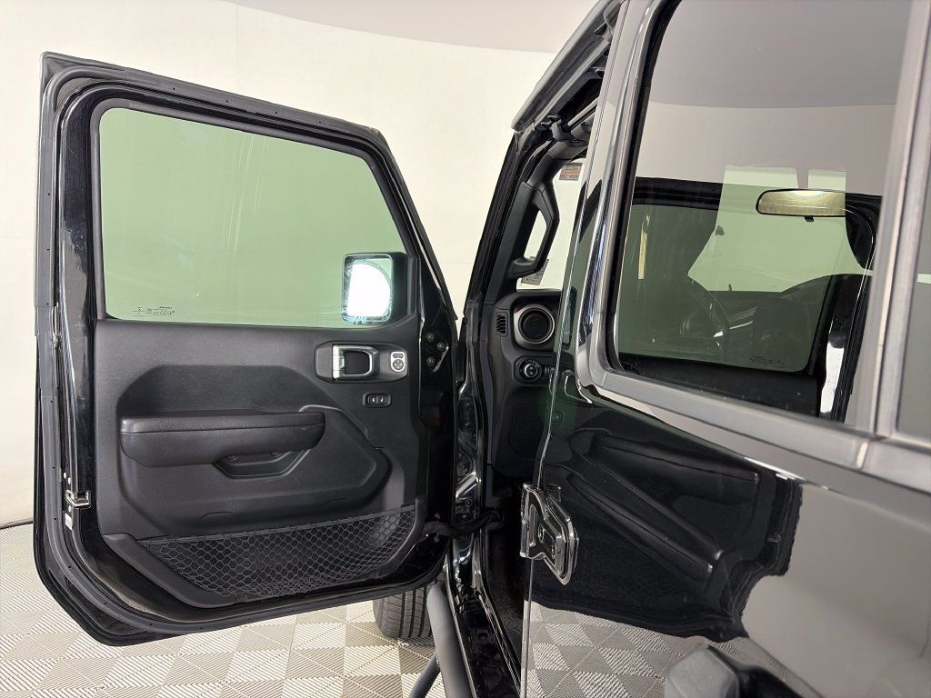 Used 2020 Jeep Gladiator Sport w/ Quick Order Package 23S AWD/4WD image 10