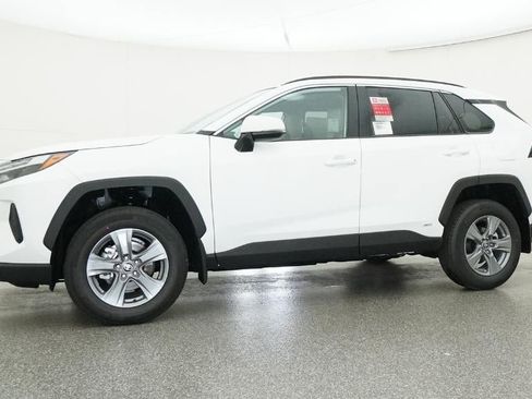 New 2025 Toyota RAV4 XLE image 18