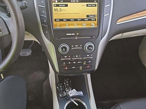 Used 2016 Lincoln MKC Select w/ Lincoln MKC Climate Package image 8