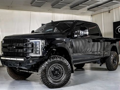 Used 2019 Ford F250 Limited w/ FX4 Off-Road Package AWD/4WD image 4