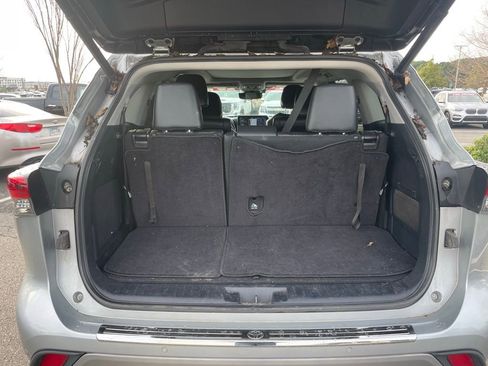 Used 2021 Toyota Highlander Platinum image 7