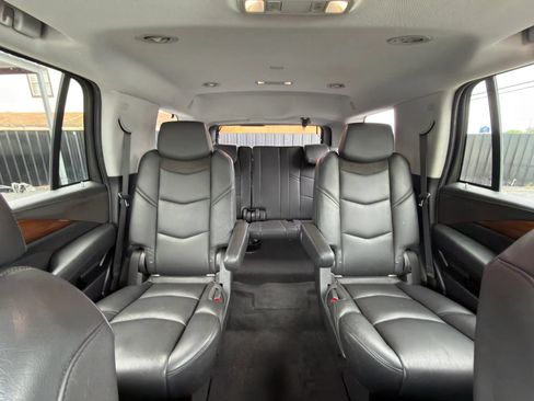 Used 2018 Cadillac Escalade Luxury RWD image 29