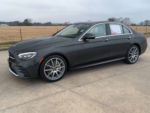 Used 2022 Mercedes-Benz E 350 Sedan image 4