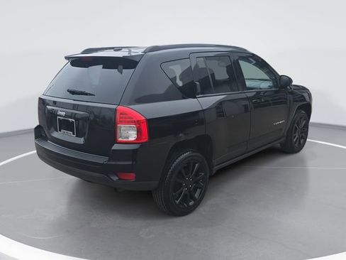 Used 2012 Jeep Compass Latitude w/ Altitude Pkg image 3