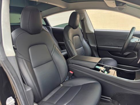 Used 2018 Tesla Model 3 Long Range RWD image 35