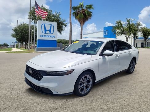 Used 2023 Honda Accord EX image 4