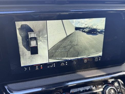 Used 2024 GMC Sierra 2500 AT4 w/ AT4 Premium Plus Package image 23