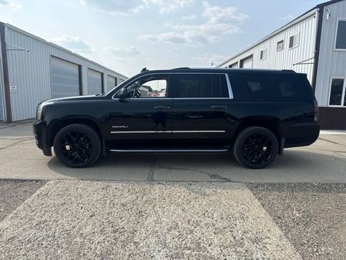 Used 2018 GMC Yukon XL Denali w/ Open Road Package AWD/4WD image 9