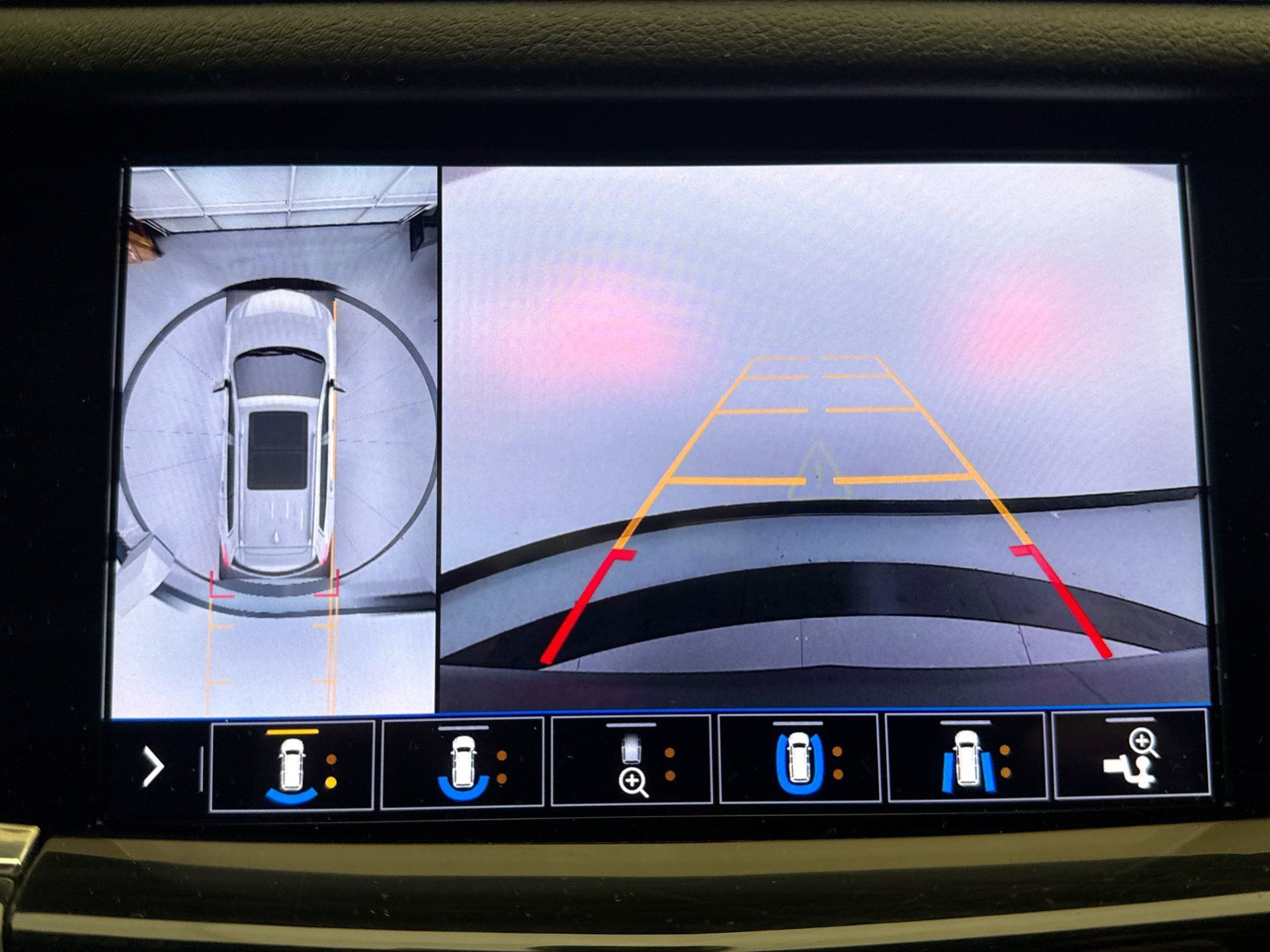 Used 2020 Cadillac XT6 Premium Luxury AWD/4WD image 16