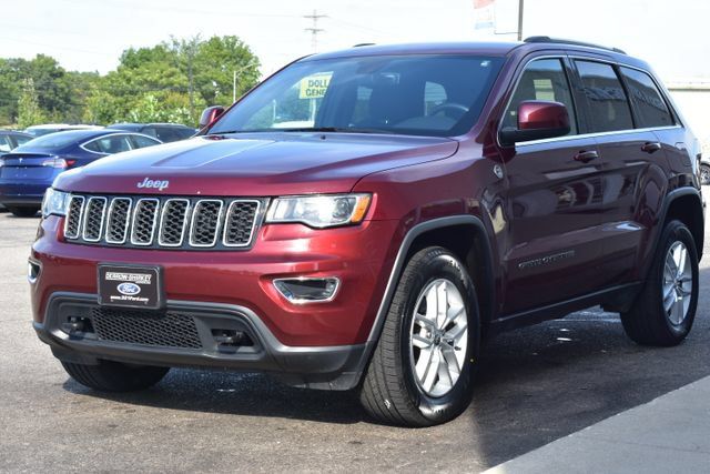 Used 2017 Jeep Grand Cherokee Laredo w/ Quick Order Package 23E AWD/4WD image 14