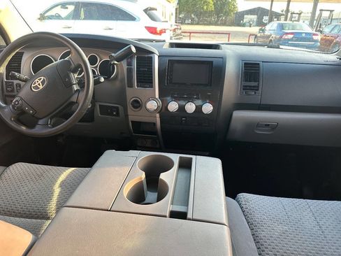Used 2012 Toyota Tundra 4x4 CrewMax image 9