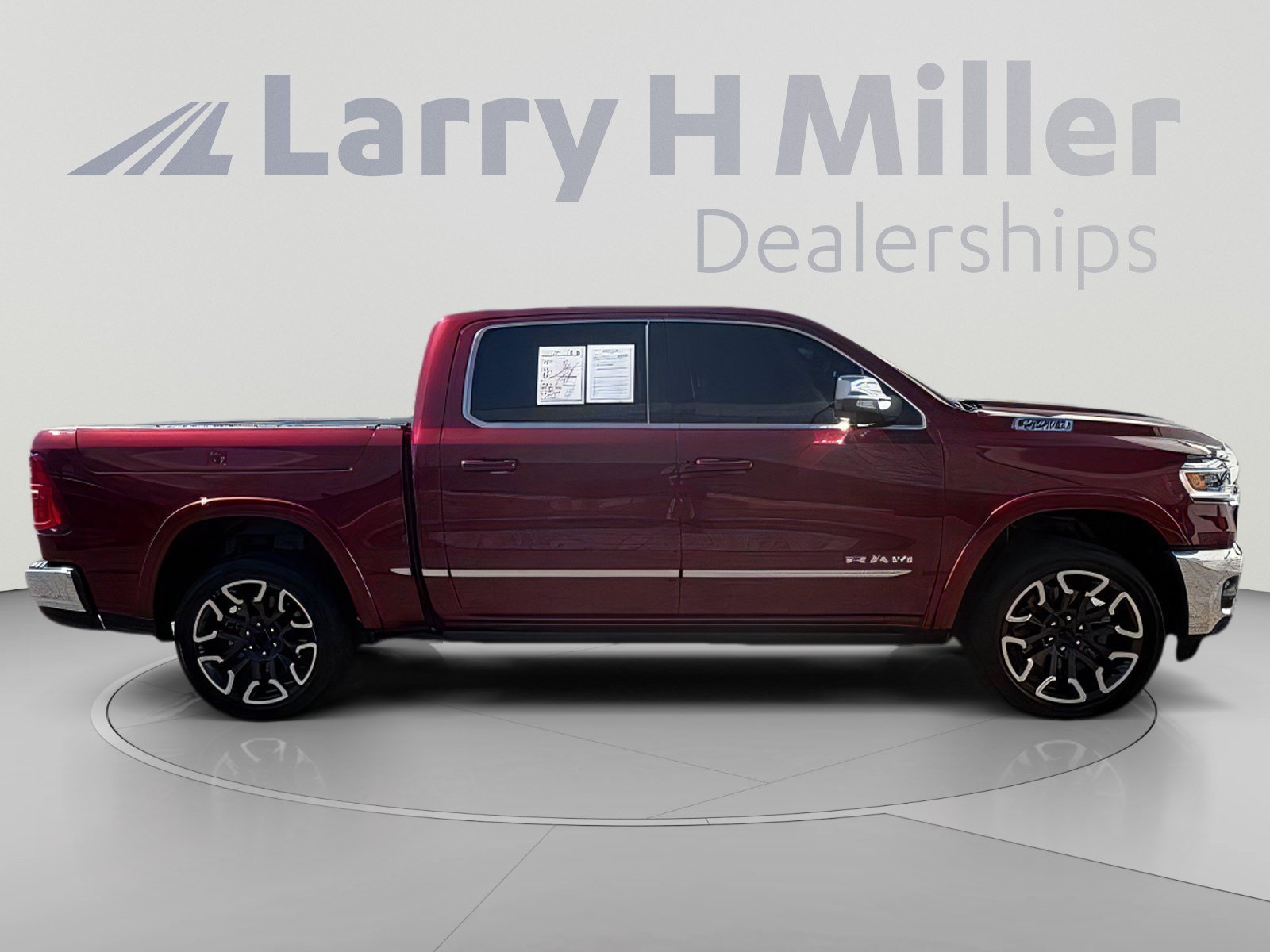 Used 2025 RAM 1500 Limited AWD/4WD image 7