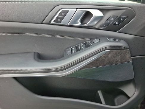 Used 2022 BMW X5 xDrive40i w/ M Sport Package AWD/4WD image 12