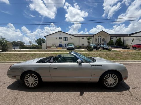Used 2004 Ford Thunderbird RWD image 4