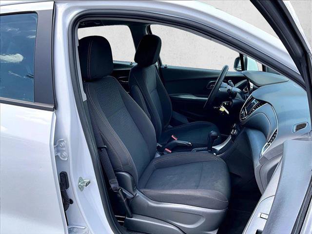 Used 2018 Chevrolet Trax LS FWD image 9
