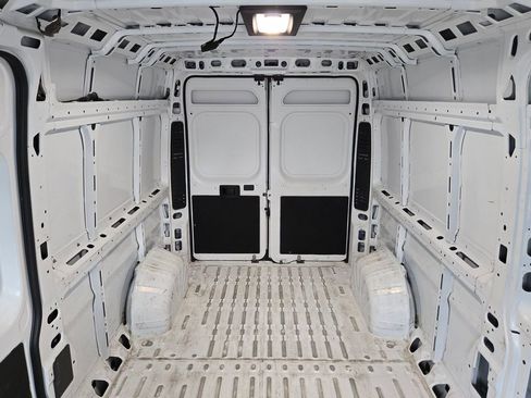 Used 2025 RAM ProMaster 2500 w/ Convenience Group image 14