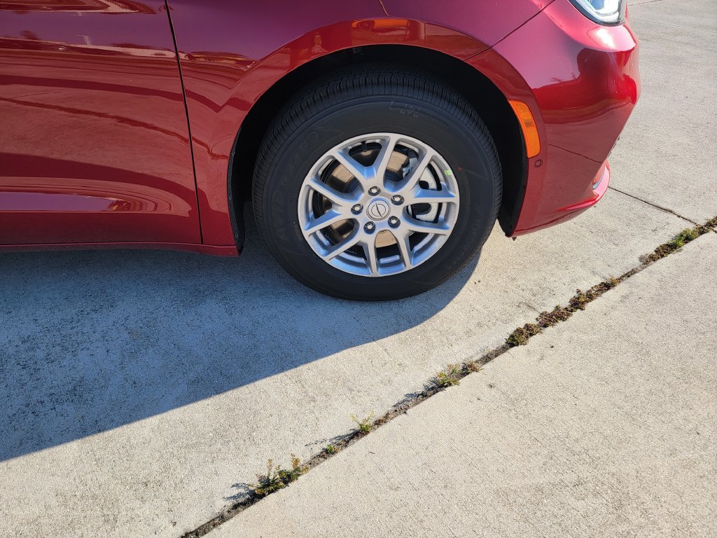 New 2026 Chrysler Pacifica Select FWD image 7