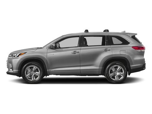 Used 2017 Toyota Highlander XLE AWD/4WD image 3