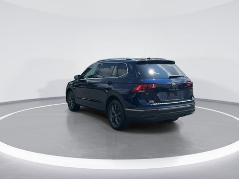 Used 2023 Volkswagen Tiguan SE image 5